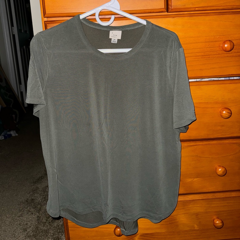 Women’s tee